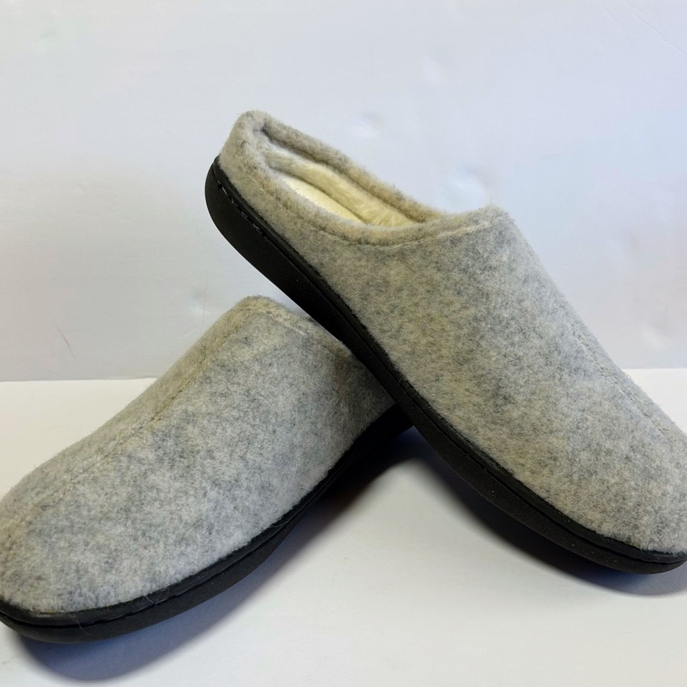 Daniel Green Women’s Slippers Size 11.